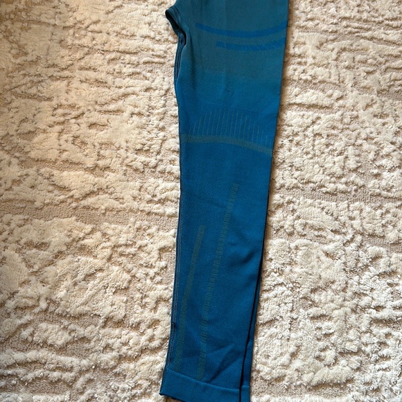 Gymshark Blue Cropped Leggings - Picture 4 of 4